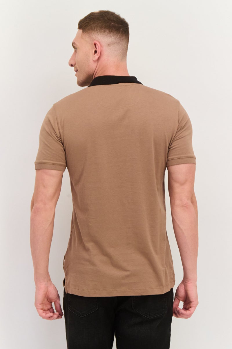 Gazzarrini تي شيرت بولو قصير الأكمام للرجال بتصميم جرافيكي، بني - Image 4